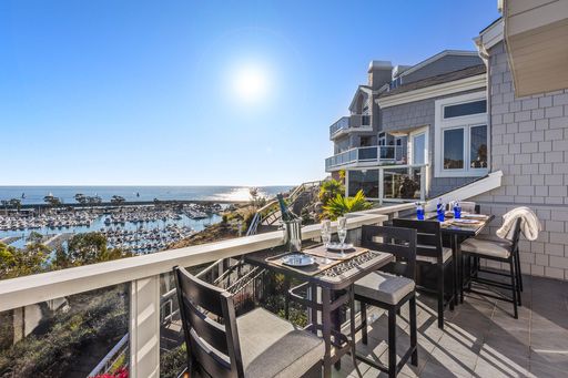 Luxury Executive Coastal Residence – photo 1