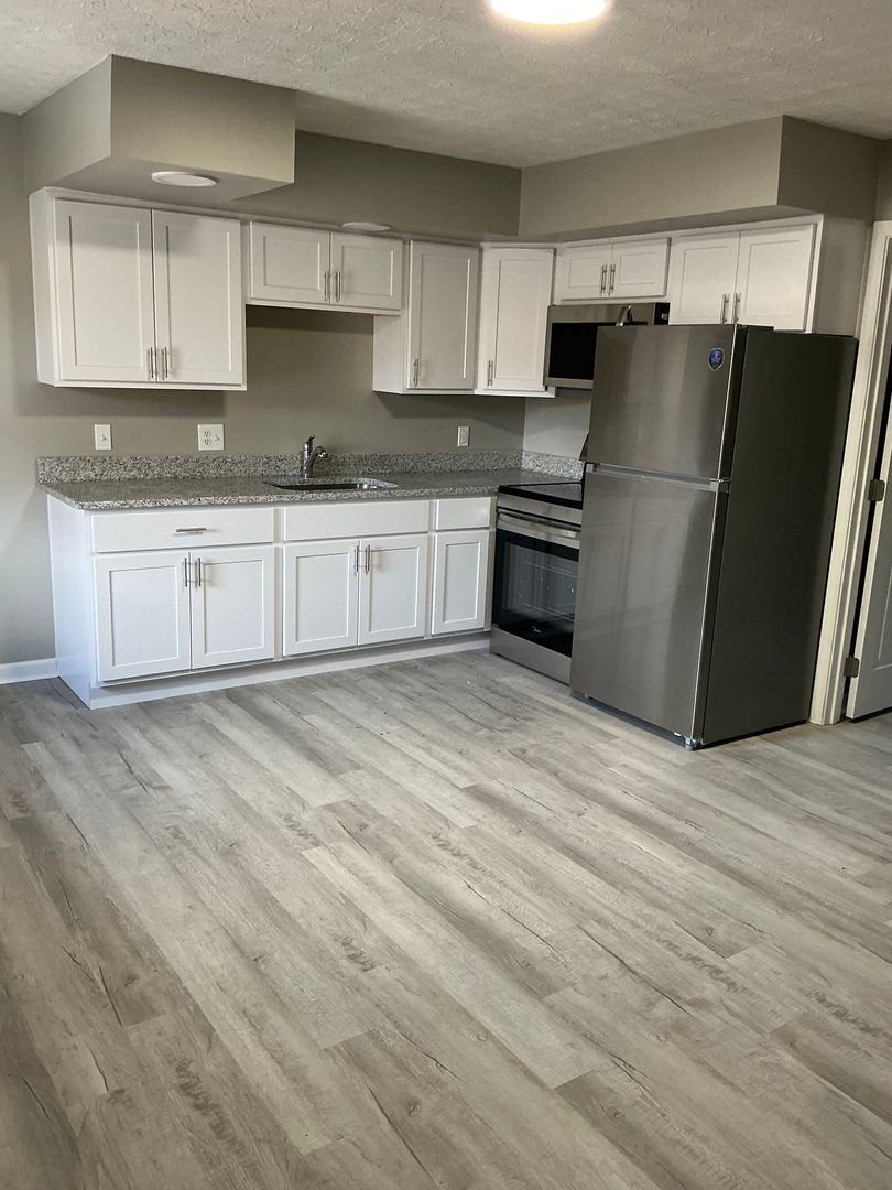 Greenville Apartment: 430 Country Lane Dr.