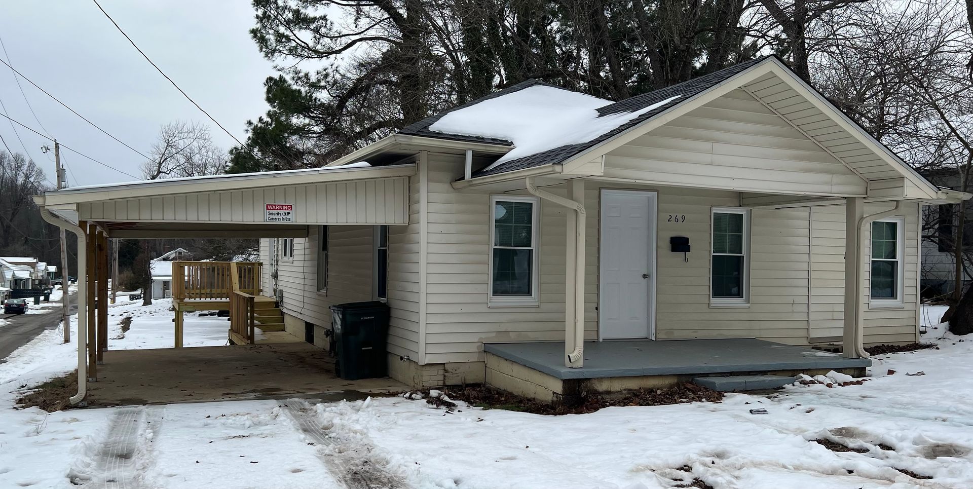 Madisonville House: 269 South Spring Street