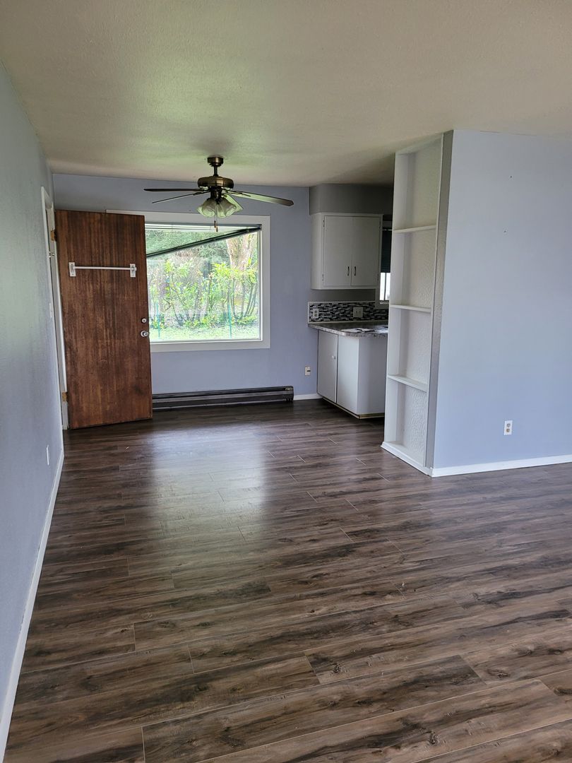 Springfield House: 2463 Laralee St