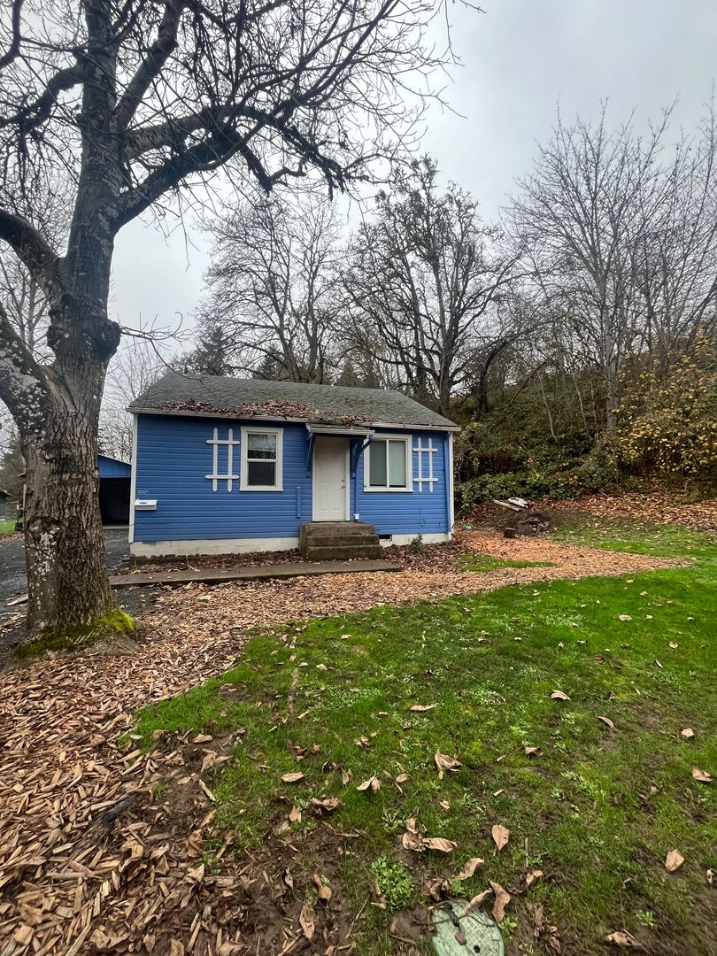 Cottage Grove House: 351 N. K St