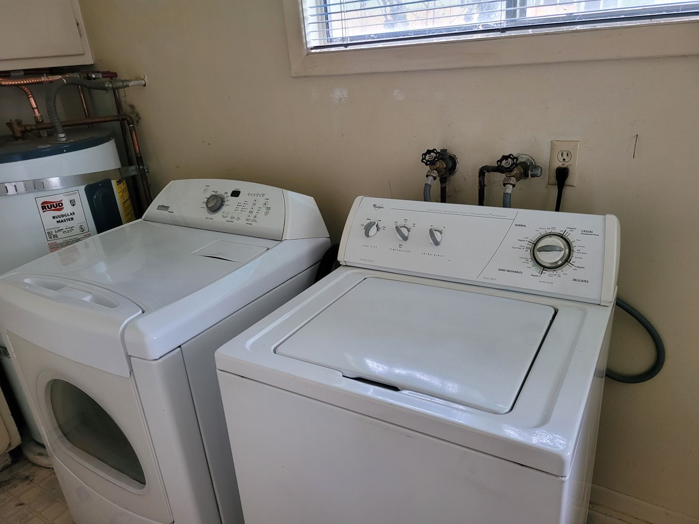 Springfield House: 2463 Laralee St