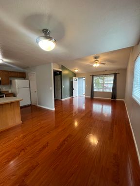 3-Bedroom 2-Bathroom home in Cottage Grove – photo 1