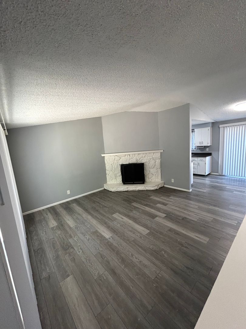 Veneta House: 24783 Parkside Dr
