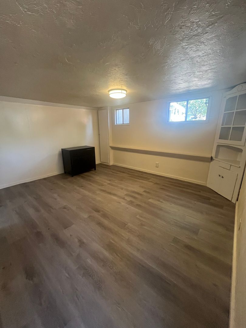 Eugene House: 430 W 12th #5