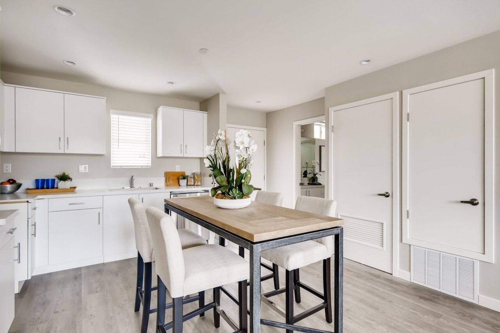San Diego Apartment: 3909 Voltaire Street
