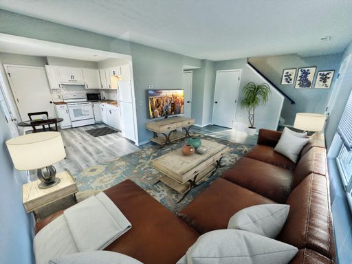 Stunning 3 Bed, 1.5 Bath Unit - Newly Remodeled with Luxury Finishes!