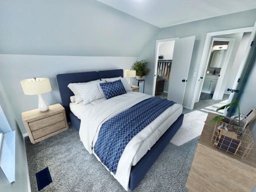 Stunning 3 Bed, 2 Bath Unit - Welcome Home! – photo 1