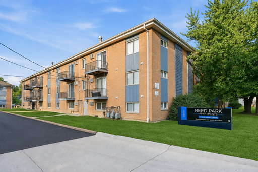 Stunning 2 Bed, 1 Bath Unit - Newly Remodeled with Luxury Finishes! – photo 1