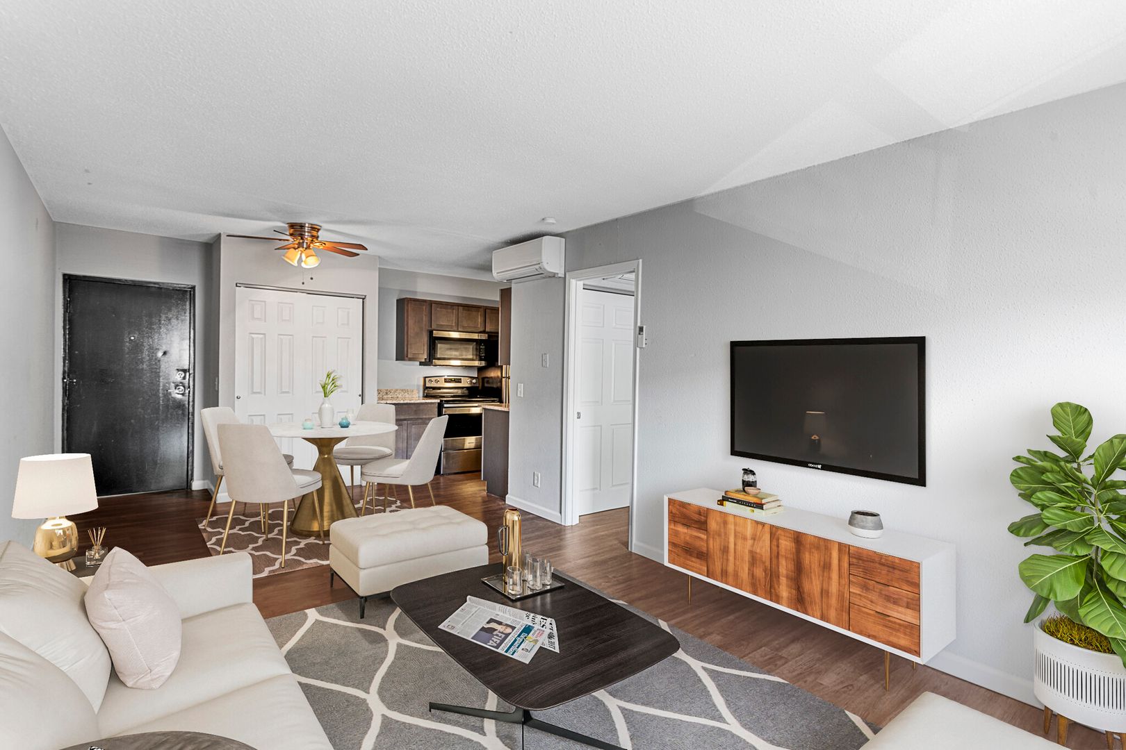 St. Louis Apartment: 5825 Southwest Ave.