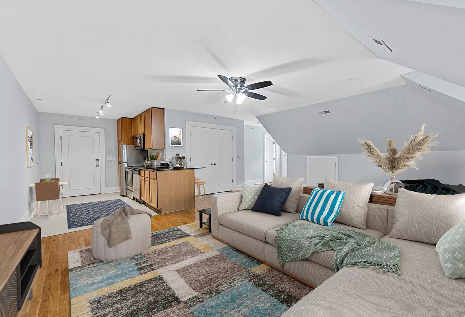 St. Louis Apartment: 3717-21 Westminster