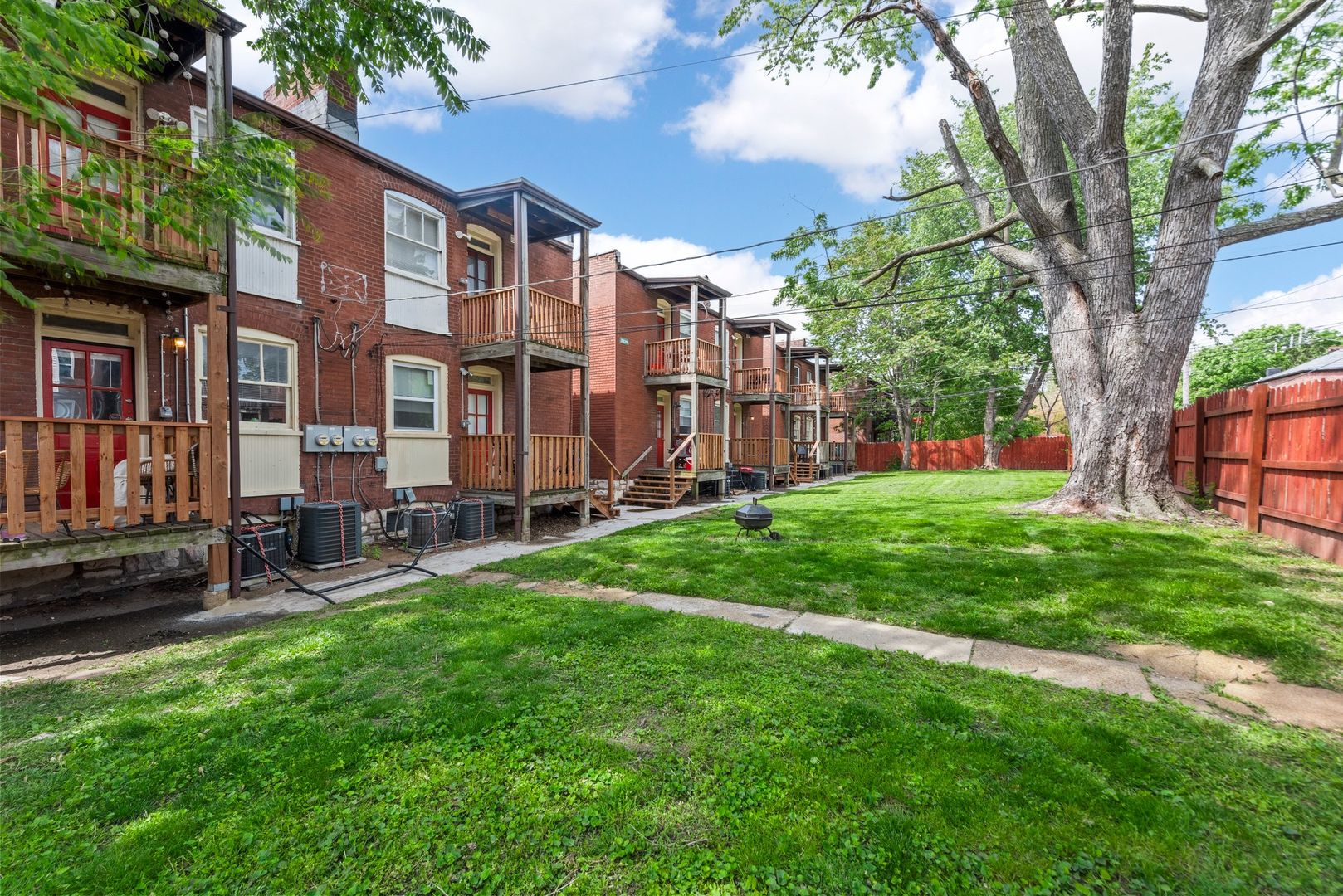 St. Louis Apartment: 3314-24 S 18th St