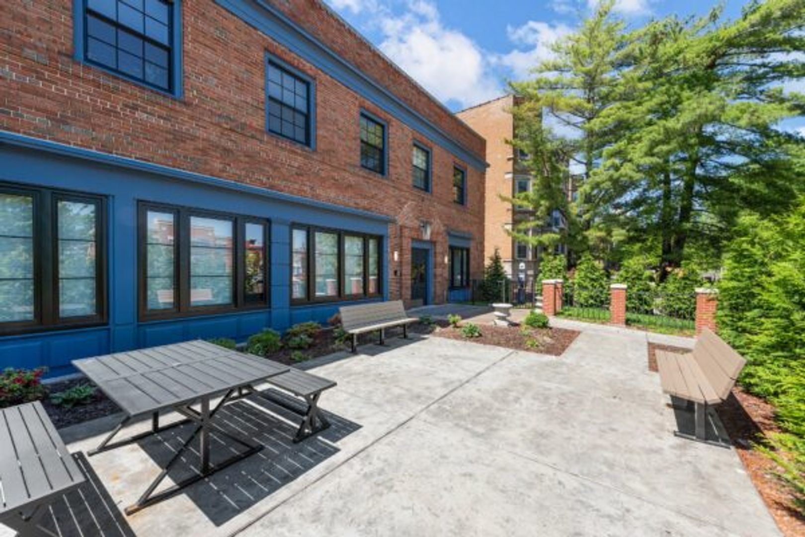 4242 Lindell Blvd LLC 9 of 15