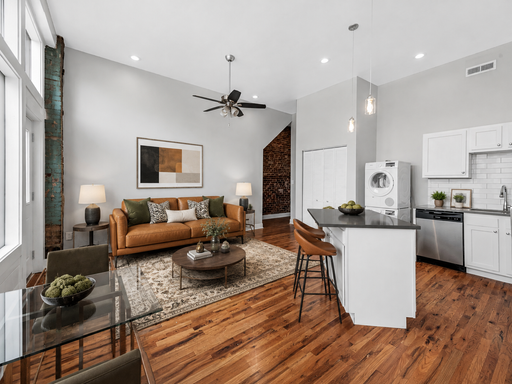 Stunning, Spacious 2-Bedroom in the Heart of Tower Grove! – photo 1