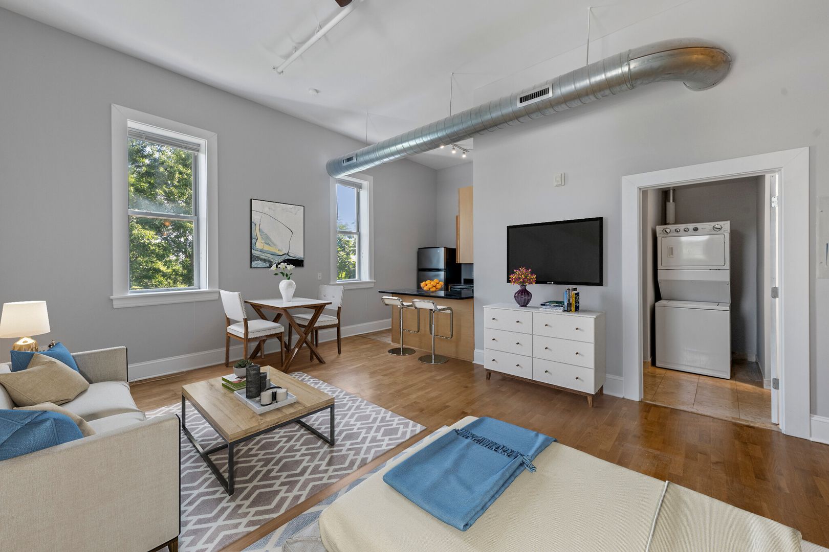 3301 Park Ave. 2 of 6
