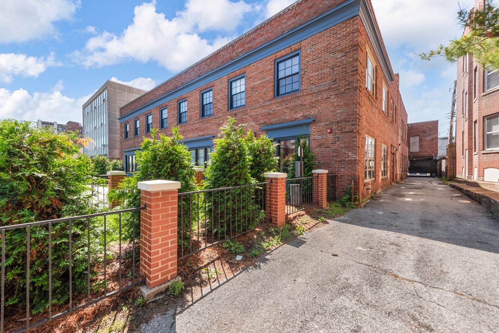 4242 Lindell Blvd LLC 2 of 12