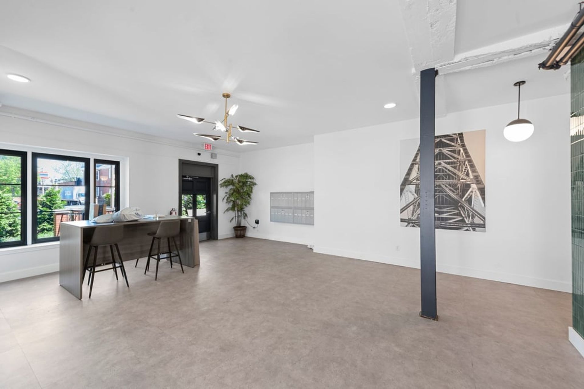4242 Lindell Blvd LLC 10 of 12