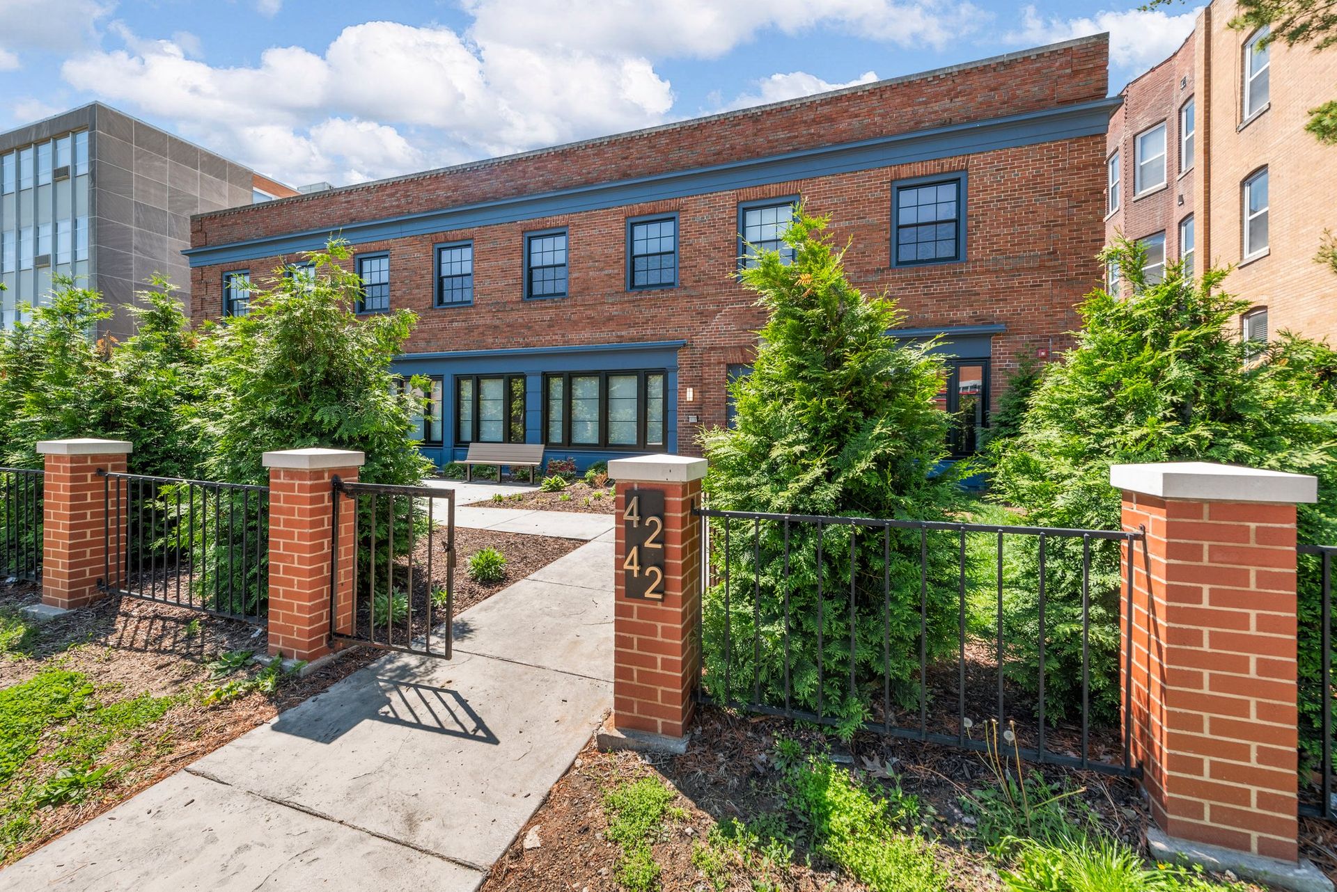 4242 Lindell Blvd LLC