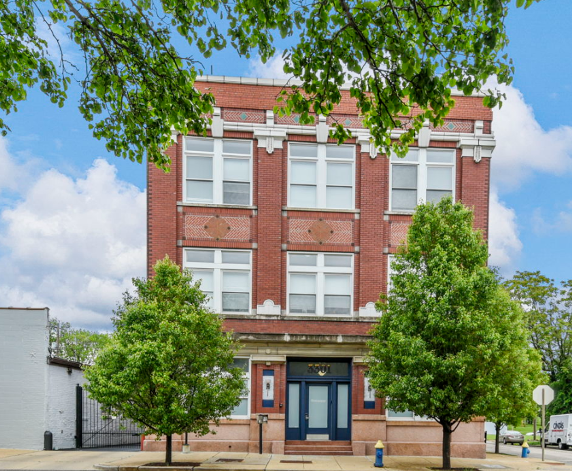 3301 Park Ave. 2 of 12
