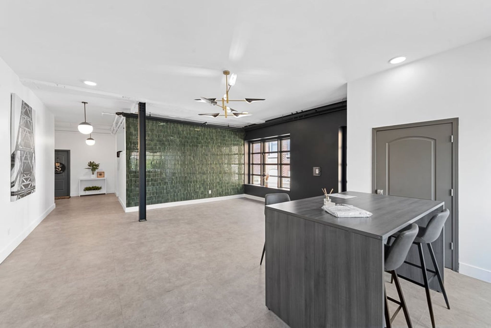 4242 Lindell Blvd LLC 9 of 12