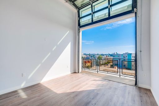 Prime Koreatown Brand New 2 Story Loft Style Unit! 6 Weeks Free Rent Concession – photo 1
