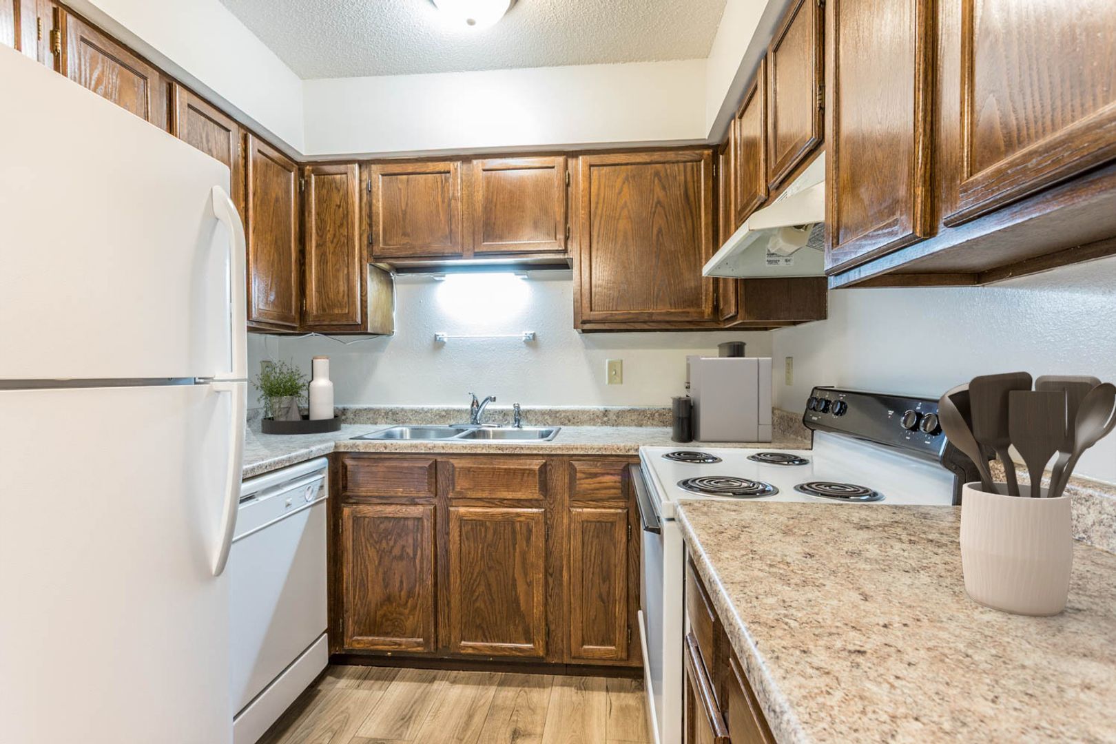Sioux Falls Apartment: 5005 West Heritage Place