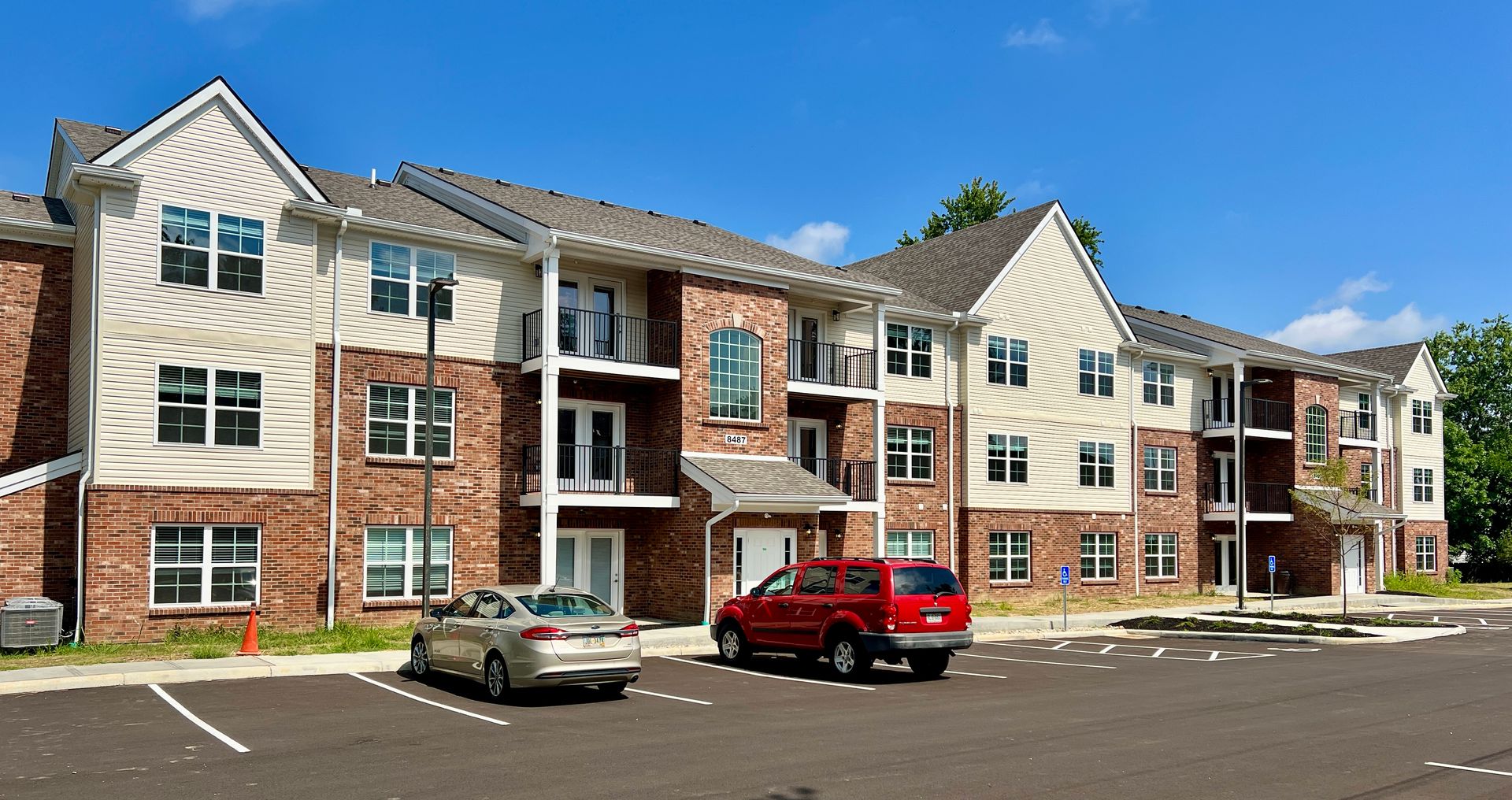 Cincinnati Apartment: 8481 Beech Ave