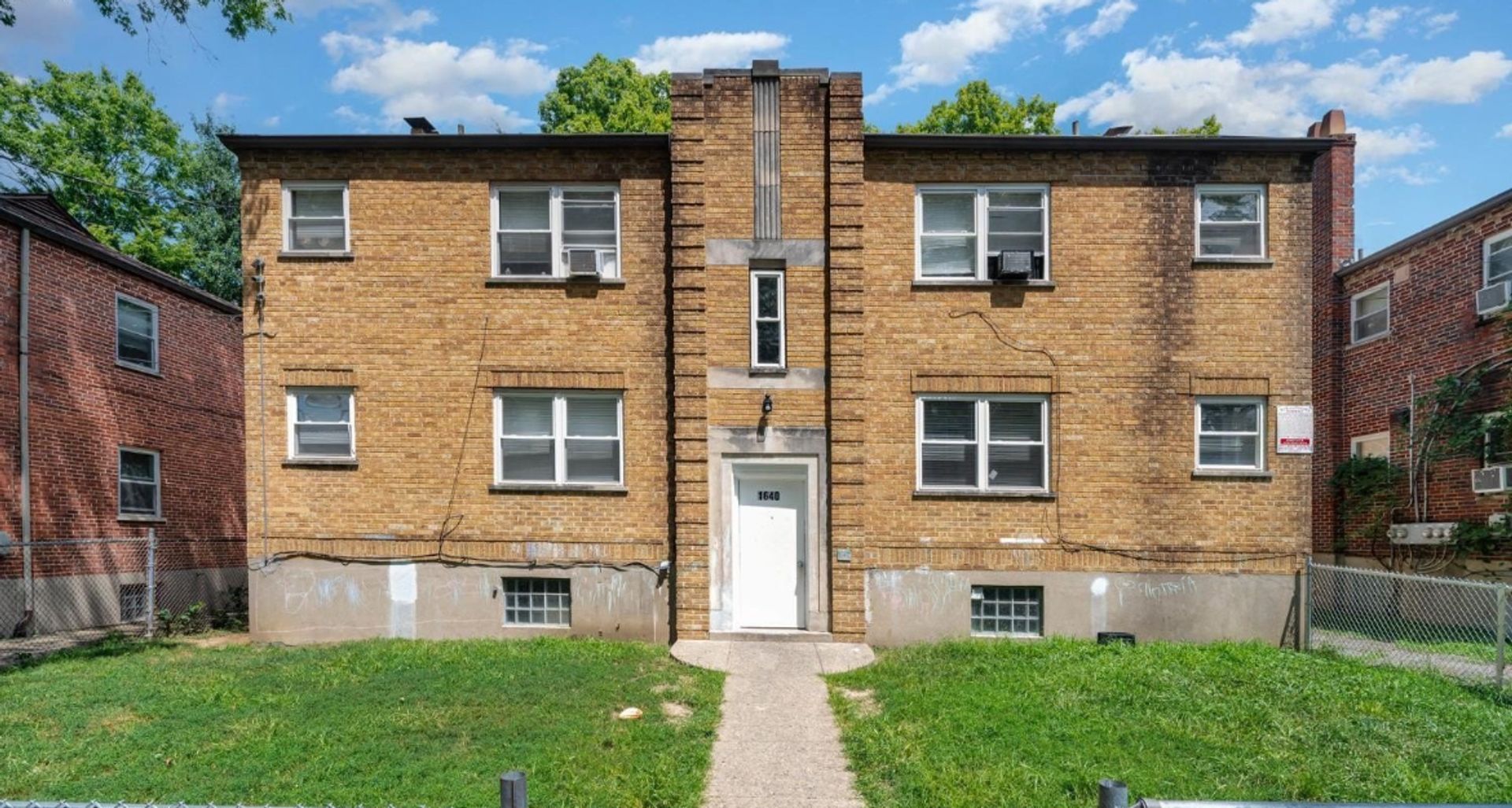 Cincinnati Apartment: 1640 Anita Place