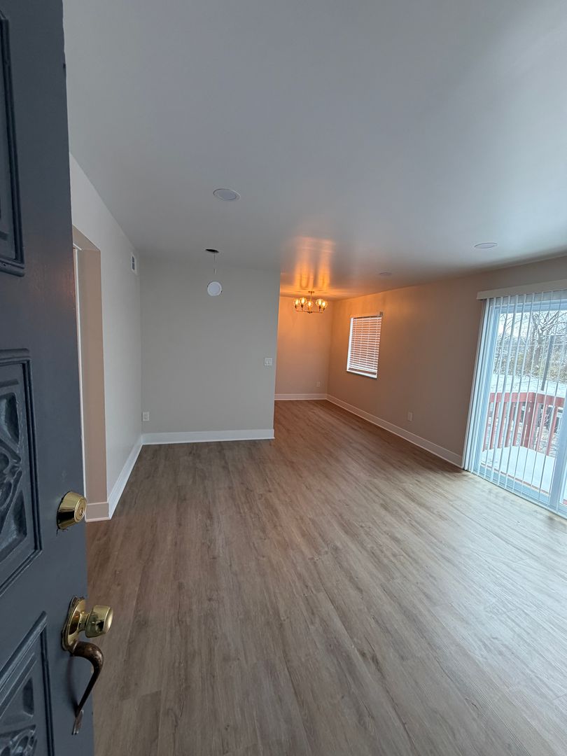 Cincinnati Apartment: 8481 Beech Ave