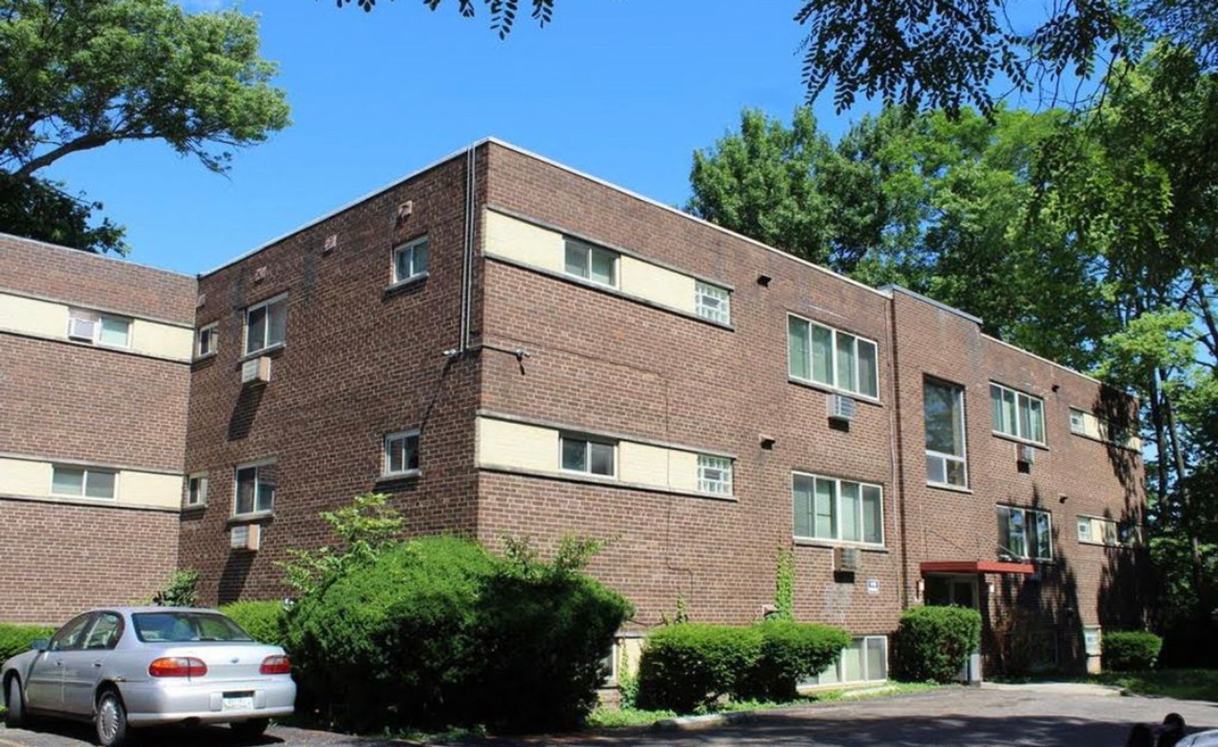 Cincinnati Apartment: 3001-3009 Westwood Northern Blvd
