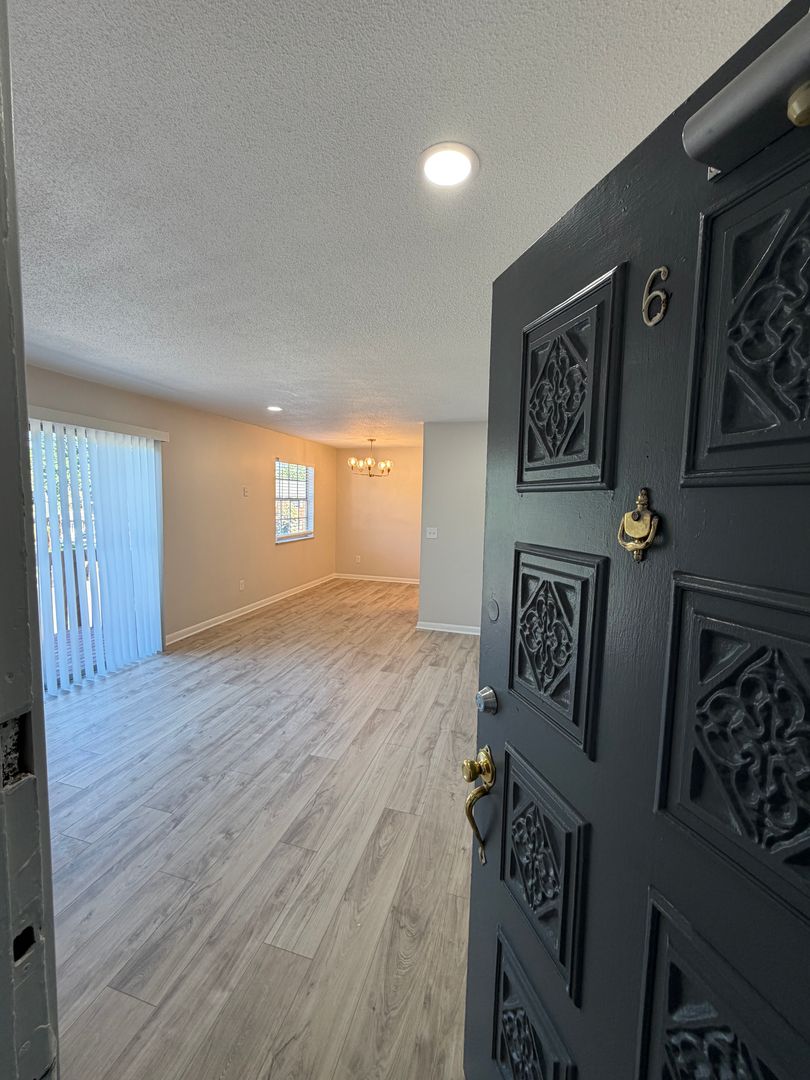 Cincinnati Apartment: Beech Ave
