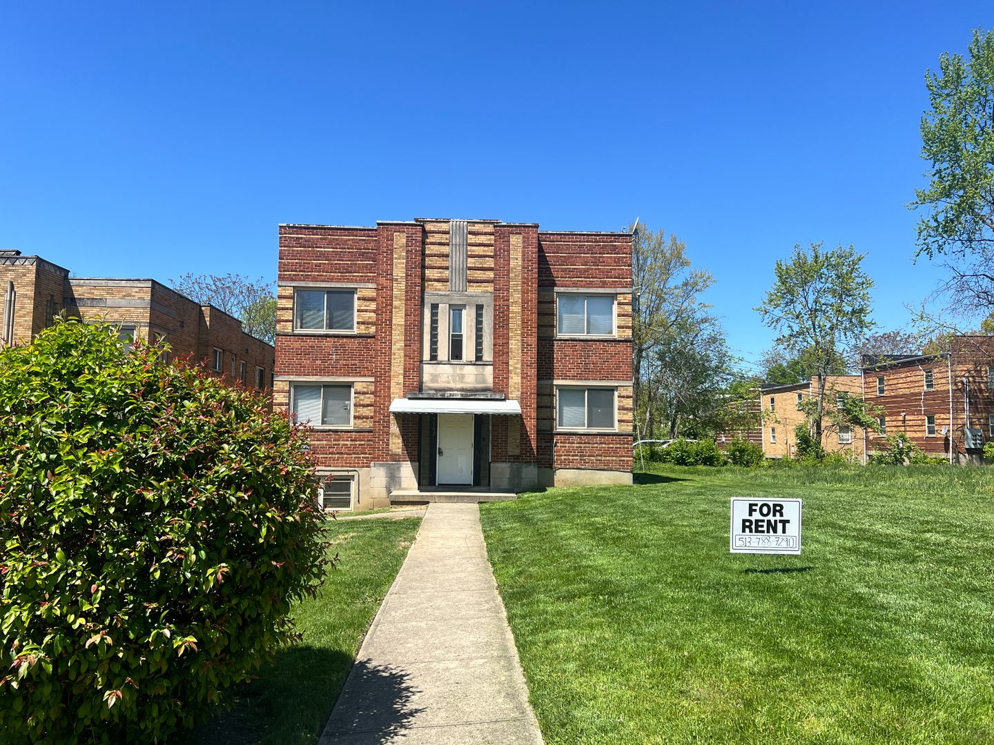Cincinnati Apartment: 7163 Eastlawn Drive