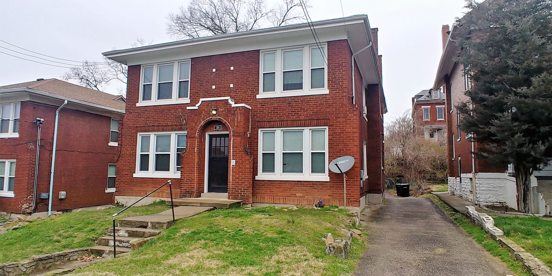 Cincinnati Apartment: 216 Rockdale Ave