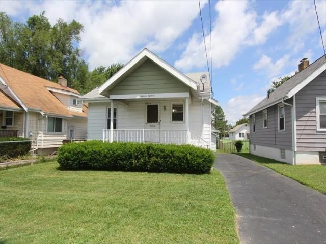 Cincinnati House: 1818 Sundale Ave.