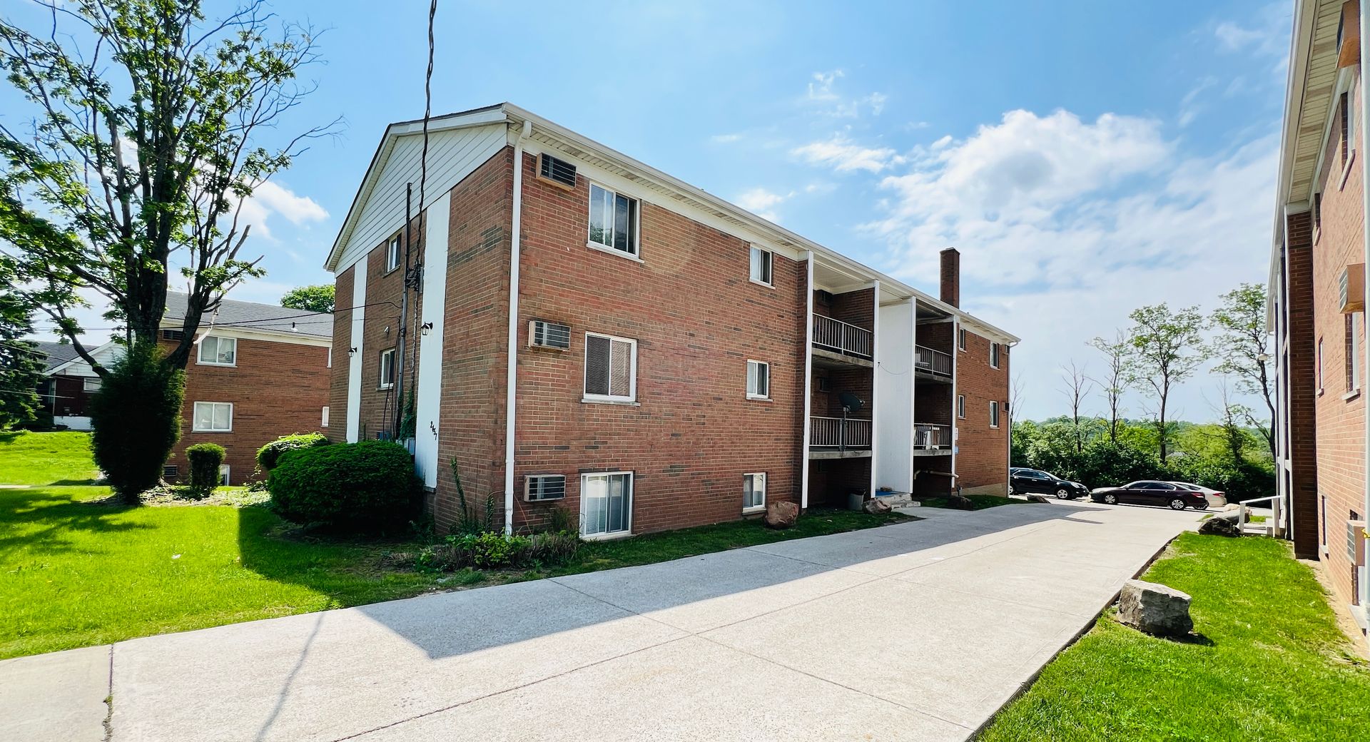 Cincinnati Apartment: 2457 Montana Ave