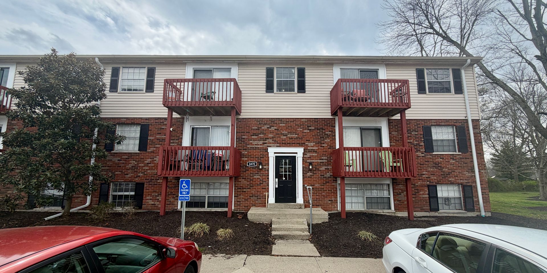 Cincinnati Apartment: 8481 Beech Ave