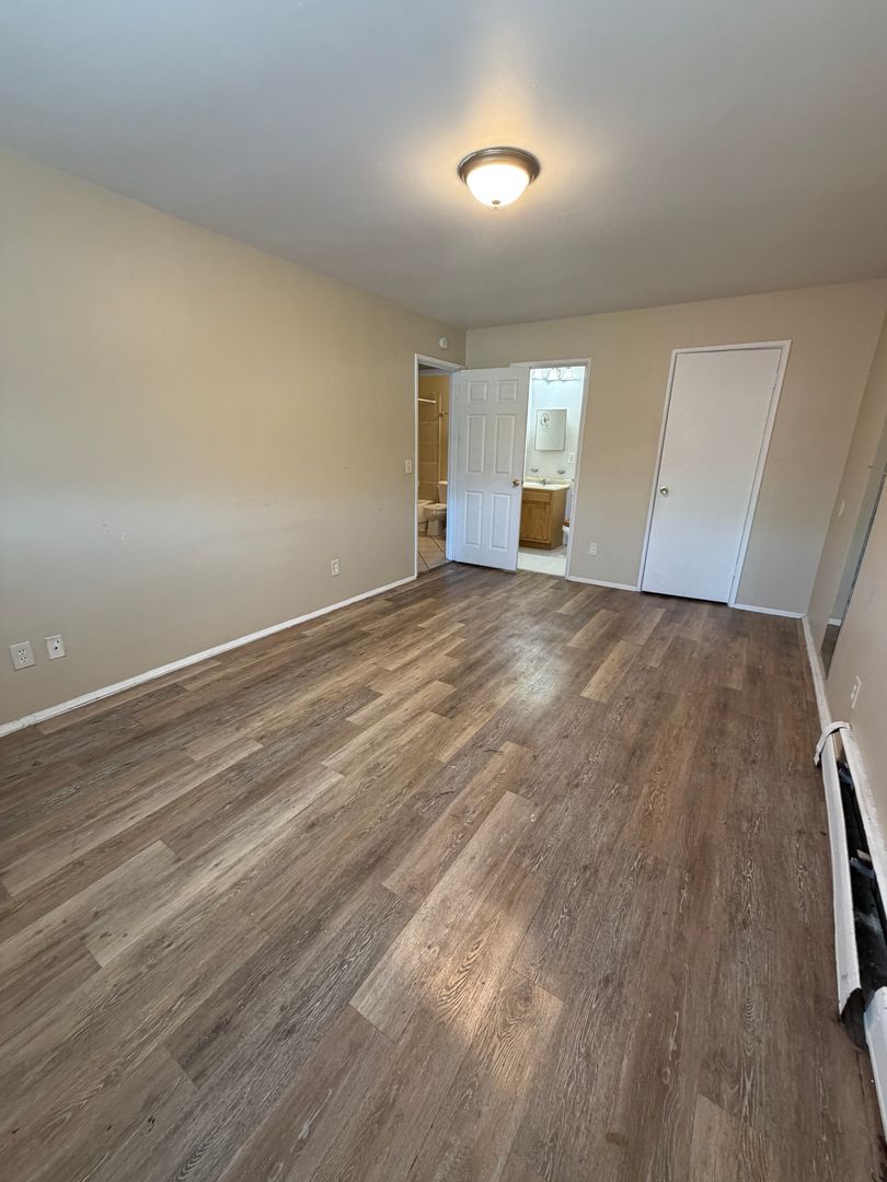 Cincinnati Apartment: 5103 Hawaiian Terrace