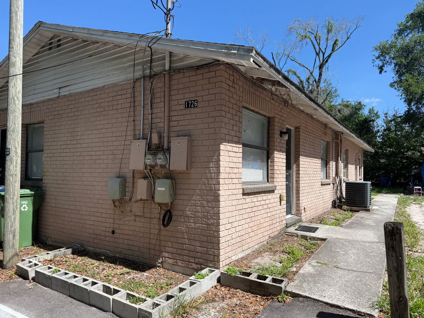 Tampa Apartment: 1726 E. Idell