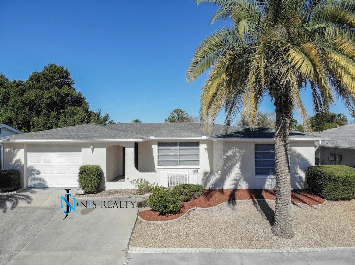 Port Richey House: 7501 San Moritz Dr.