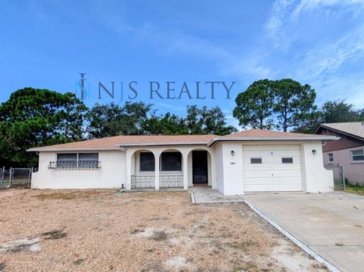 HUGE 2/2/1 1400 Sq. Ft. with all tile floors, NEW KITCHEN & BATH RENOVATION!! – photo 1