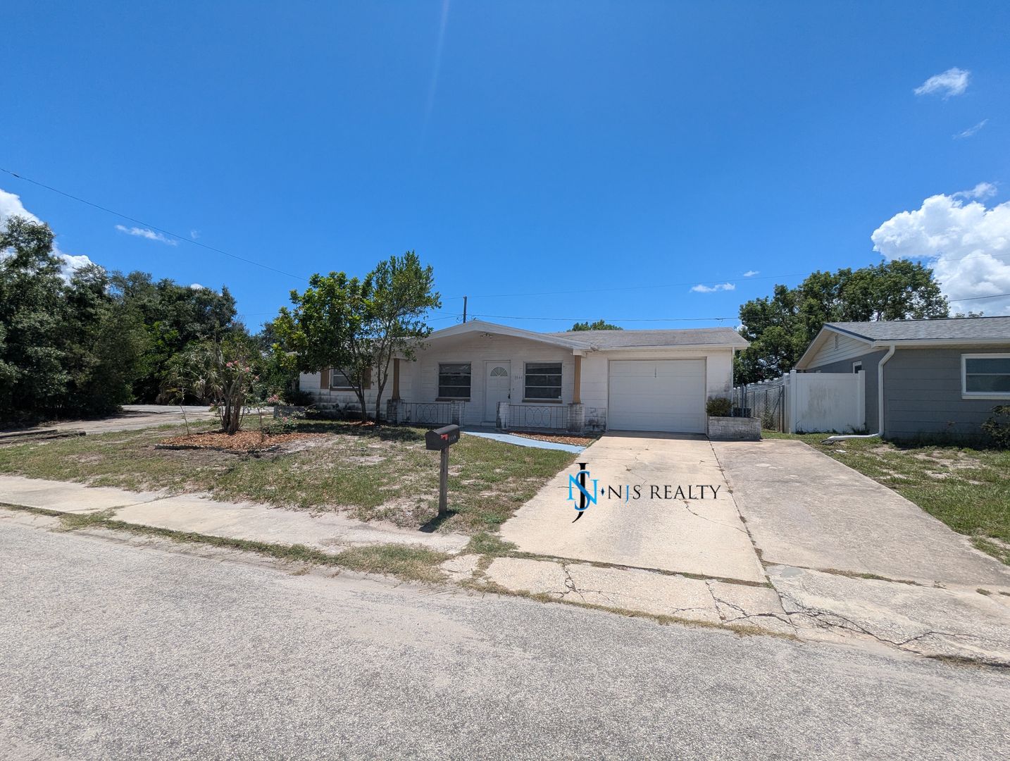 Holiday House: 3544 Harvard Dr.