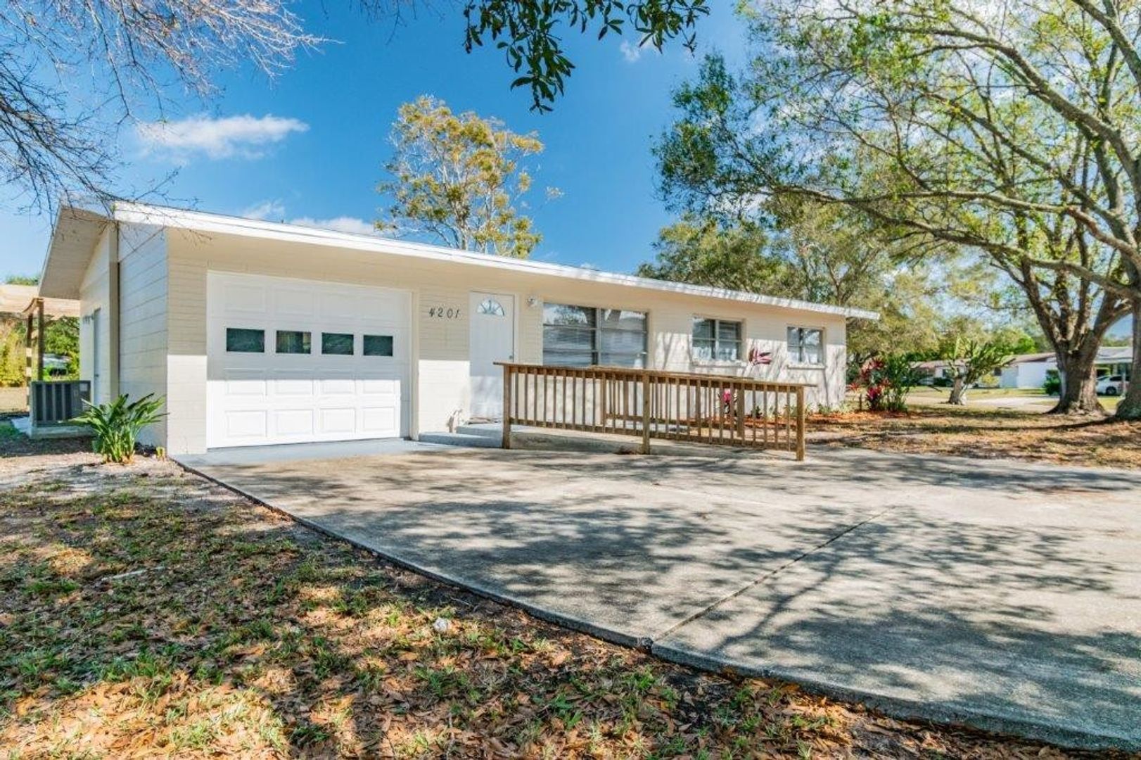 Kenneth City House: 4201 63rd St N