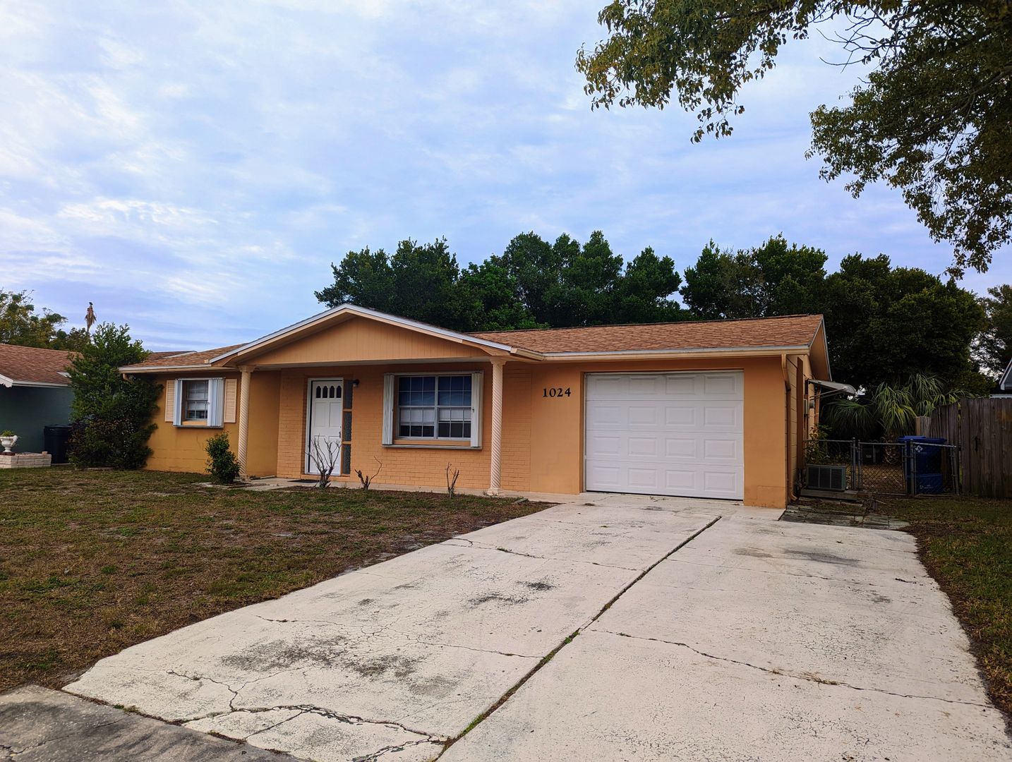 Holiday House: 1024 Hilton Ln.