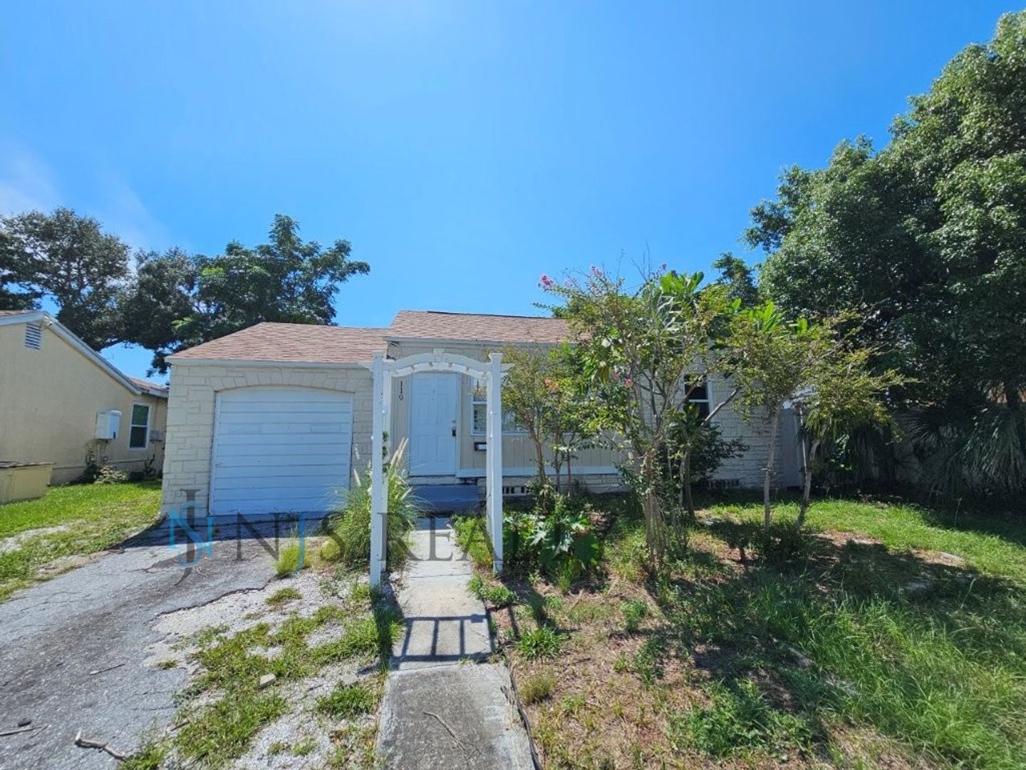 St. Petersburg House: 119 37th St S