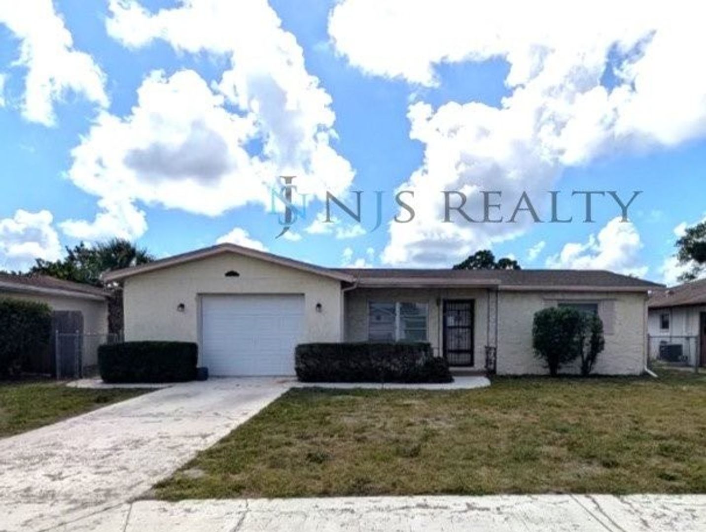 Holiday House: 1209 Maybury Dr.