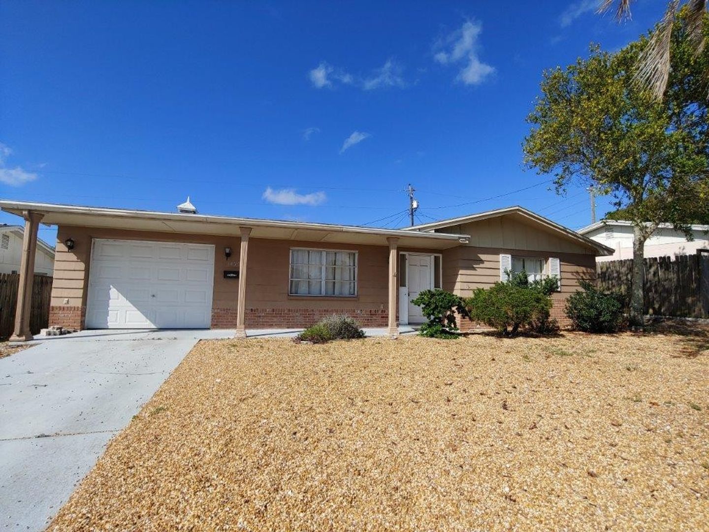 Holiday House: 3439 Clydesdale Dr.