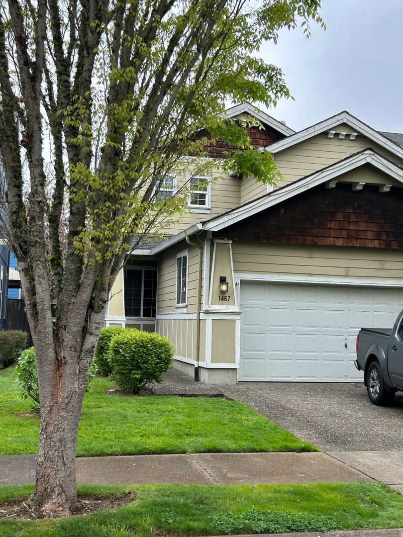 Hillsboro House: 1467 SE Blanchard St