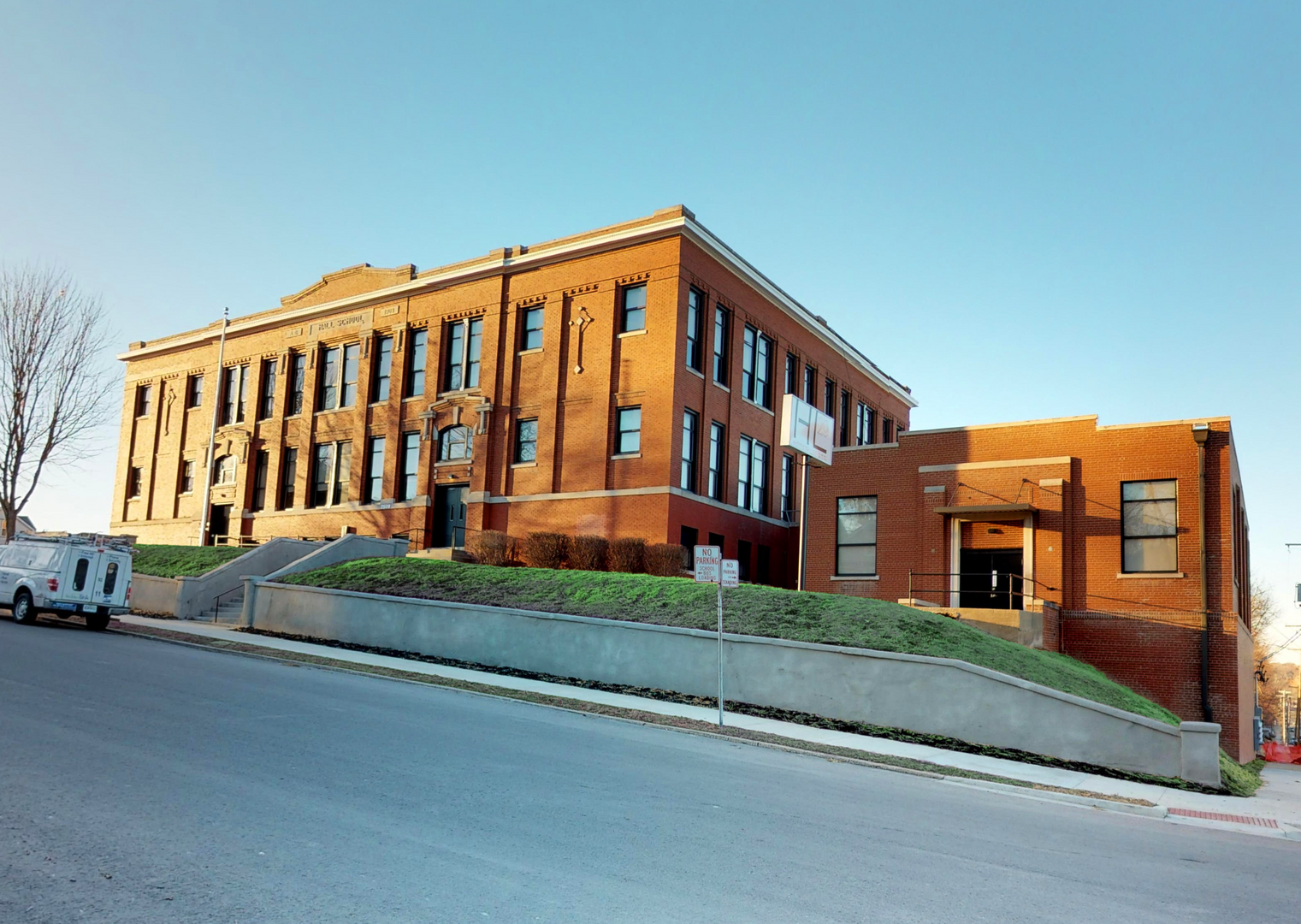 St Joseph Apartment: 2509 Duncan Street