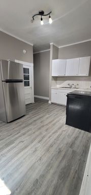 One bedroom unit available, all utililies paid!