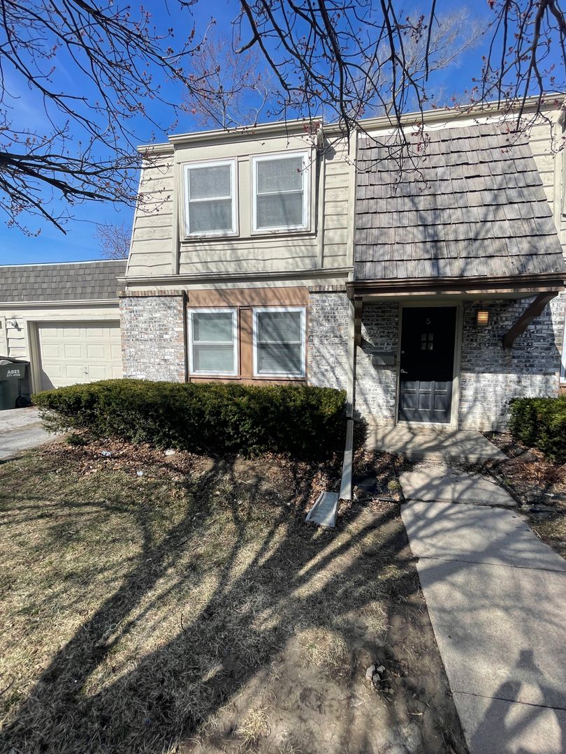 Bellevue Apartment: 1302 Wilroy Road